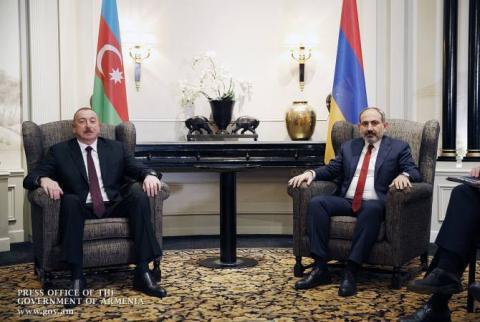 Eduard Aghajanyan: des négociations sont en cours pour organiser la rencontre Pashinyan-Aliyev