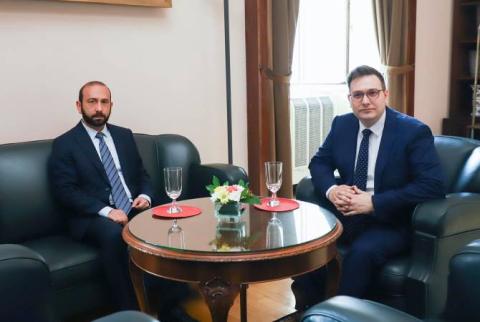 Ermenistan Dışişleri Bakanı Mirzoyan, Çek mevkidaşı ile bölgesel güvenlik ile ilgili konuları görüştü