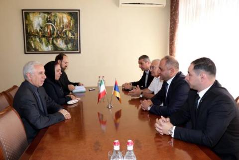 Ermenistan’ın Kotayk bölgesi valisi ve İran büyükelçisi işbirliği olanaklarını ele aldı