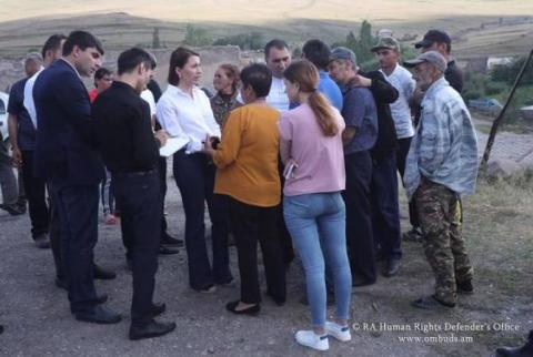 Ermenistan Ombudsmanı Azerbaycan ile ortak sınırı olan ve insani sorunlar yaşanan Gegharkunik bölgesine gitti
