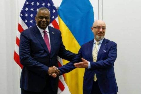 Министры обороны США и Украины обсудили вопросы военной помощи Киеву