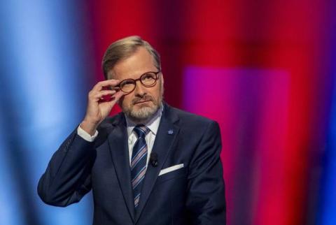 Премьер Чехии заявил, что Прага продолжит оказывать военную помощь Киеву