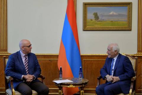 El presidente de Armenia y el rector de la Universidad Francesa discutieron nuevos desarrollos