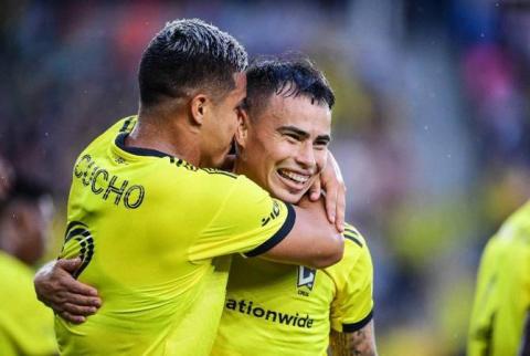 Lucas Zelarayan participó en el partido de su club Columbus Crew