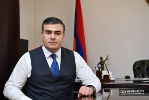 Armenia’s Chief Compulsory Enforcement Officer congratulates Artsakh counterpart on professional day 