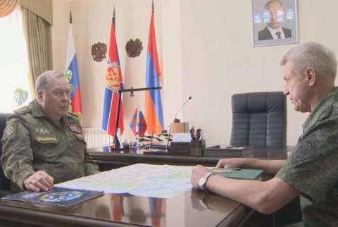 رئيس إدارةحرس الحدود بجهاز الأمن الفيدرالي الروسي بأرمينيا يُطلع رئيس الأركان المشتركة لمنظمة معاهدة الأمن الجماعي الوضع