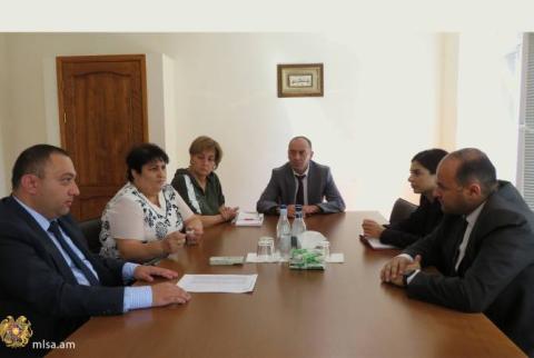 Նախարար Մկրտչյանը Վայոց ձորում քննարկել է Ադրբեջանի ագրեսիայի հետևանքով առաջացած սոցիալական կարիքների բավարարման հարցեր