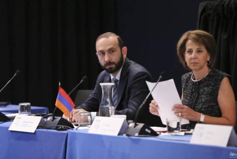Мирзоян призвал поддержать армянскую демократию, в том числе осуждая и предотвращая агрессиюпротив  РА