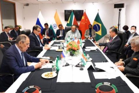 BRICS ülkelerinin Dışişleri bakanları, tüm devletlerin toprak bütünlüğüne saygı gösterme konusunda anlaştılar