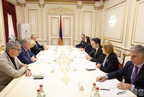 El presidente de la Asamblea Nacional de Armenia se reunió con senadores del grupo de amistad Francia-Armenia