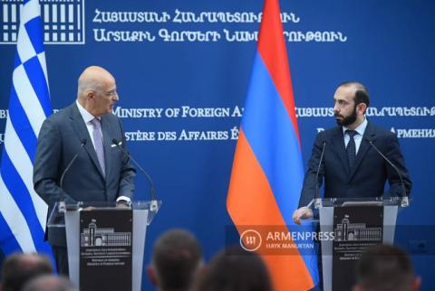 نحن نقف إلى جنب أرمينيا-وزير الخارجية اليوناني نيكوس ديندياس بمؤتمر مشترك مع وزير الخارحية الأرمني آرارات ميرزويان-