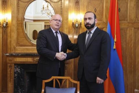 Reunión del canciller de Armenia con el copresidente estadounidense del Grupo de Minsk de la OSCE