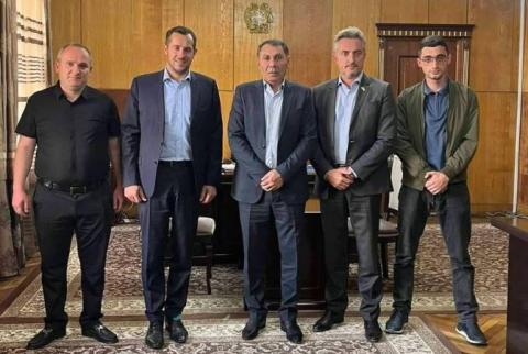 Vardenis Belediye Başkanı, Avrupa Parlamentosu Üyesi Eric Zemur liderliğindeki parti heyetini kabul etti