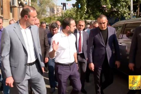 Տիգրան Ավինյանն աշխատանքային շրջայցերը սկսում է վթարային շենքերից