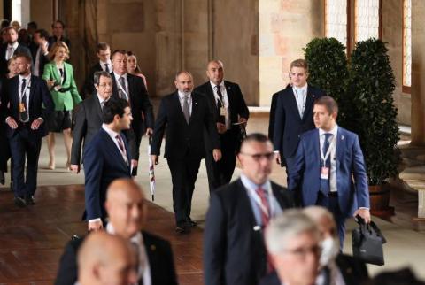 El primer ministro Pashinián participó en Praga en la cumbre de la Comunidad Política Europea