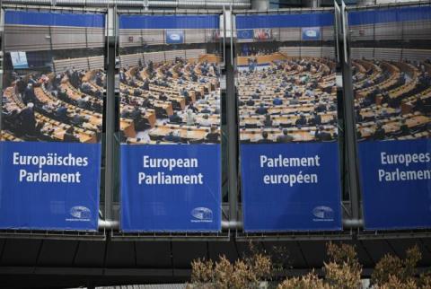 Глава Европарламента призвала ЕС поставлять Киеву тяжелое вооружение