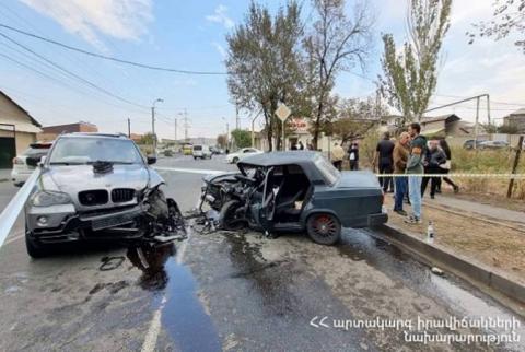 ДТП: спасатели вытащили из автомобиля заблокированного  водителя