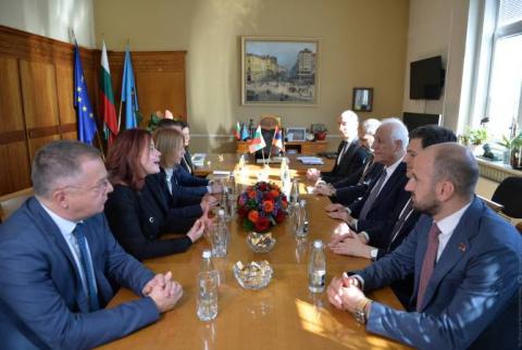 Le Président Vahagn Khatchatourian a rencontré le maire de Sofia Jordanka Fandakova
