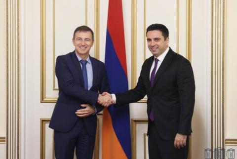 الهجوم كان من أذربيجان فهم لم يغزوا أراضي أرمينيا من كوكب المريخ-المقرر الدائم للبرلمان الأوروبي بشأن أرمينيا لسيمونيان-