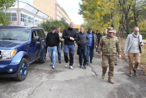 El alcalde de Djermuk expuso los daños provocados por  la agresión de Azerbaiyán al grupo de evaluación de la OSCE