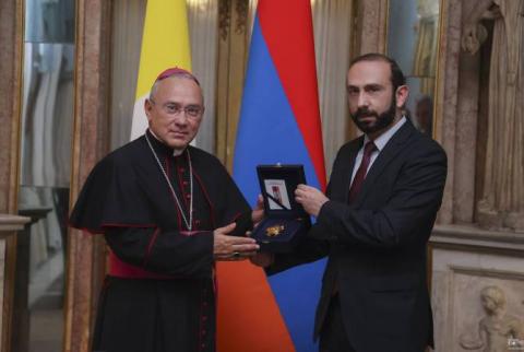 Armenian FM raises POW issue during meeting with Substitute for General Affairs of Holy See’s Secretariat of State