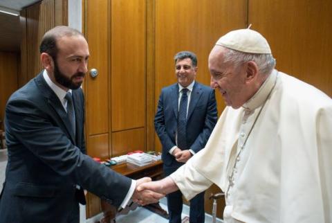 قداسة البابا فرنسيس يستقبل وزير الخارجية الأرمني آرارات ميرزويان على هامش زيارته الرسمية للفاتيكان
