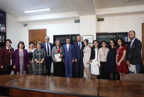 ՀՀ ԿԳՄՍ նախարարությունը պարգևատրել է «Դելփյան խաղերի» հայաստանյան մեդալակիրների ուսուցիչներին