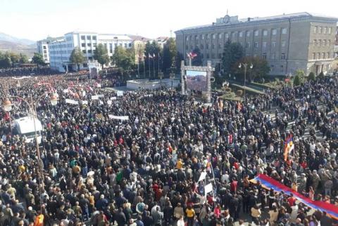 Multitudinaria concentración popular en Stepanakert en defensa de la libre determinación de Artsaj