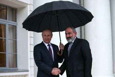 Heyetlerin de katılımıyla Paşinyan ve Putin ikili görüşme Soçi'de sona erdi