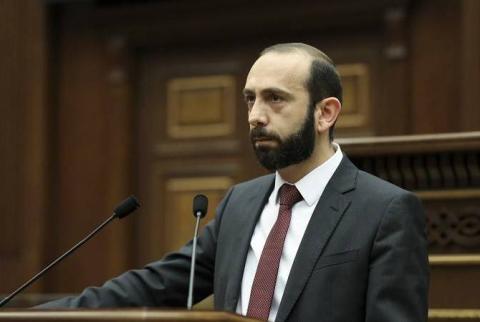 Ararat Mirzoián: “El desbloqueo de la economía y el transporte es uno de los puntos fundamentales de las negociaciones"
