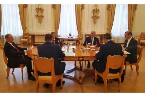 Secretario de seguridad de Armenia a su par de Rusia: "No un incidente fronterizo, sino una invasión a gran escala"