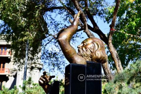 Le Premier ministre a assisté à la cérémonie d'inauguration de la statue du chef d'orchestre, Ohan Durian 