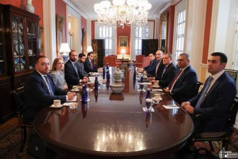 Comienza en Washington la reunión de las delegaciones encabezadas por los cancilleres de Armenia y Azerbaiyán