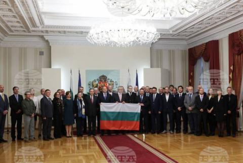 BTA: 31st Bulgarian Antarctic Expedition Receives National Flag from President before Departure to Antractica
