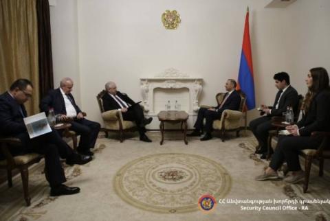 ԱԽ քարտուղարը ԵԱՀԿ ՄԽ համանախագահին ներկայացրել է ՀՀ մոտեցումները ԼՂ հակամարտության, Բաքվի հետ հարաբերությունների հարցերում