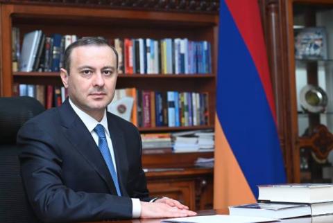 Ermenistan Güvenlik Konseyi Sekreteri Hindistan'a gidecek
