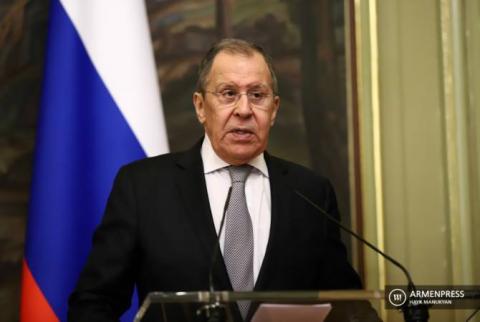 Serguéi Lavrov visita Ereván para la reunión de la OTSC