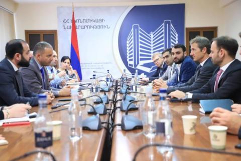 وزير الاقتصاد الأرميني فاهان كيروبيان يلتقي وفد من شركة النفط «شل»