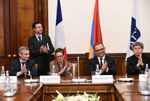 Ստորագրվել են վարկային համաձայնագրեր Հայաստանի Հանրապետության, Զարգացման ֆրանսիական գործակալության և Ասիական զարգացման բանկի միջև