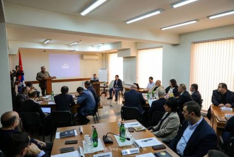 Por iniciativa del ministro de Estado de Artsaj, se lanzó un programa de desarrollo profesional para la gestión estatal