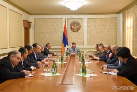 El presidente de Artsaj celebró una consulta de trabajo ampliada