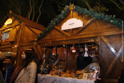 Le municipalité d'Erevan annonce une vente aux enchères pour la location des stands de la foire de Noël et du Nouvel An