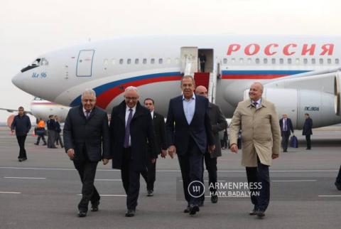Russian Foreign Minister Sergey Lavrov arrives in Armenia for CSTO session 
