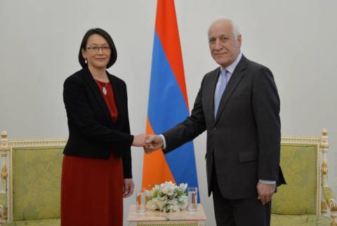 La nouvelle Ambassadrice de Nouvelle-Zélande a présenté ses lettres de créance au président Vahagn Khatchatourian 