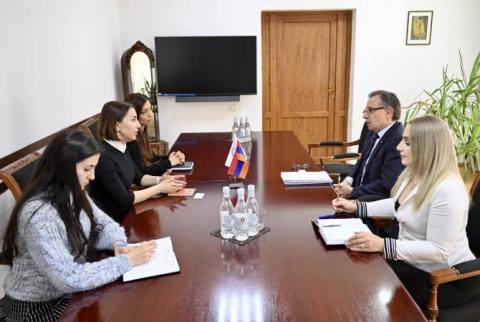 Armenian Ombudswoman introduces Uruguayan Ambassador on activities done for combating violence against women