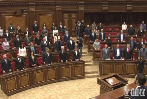 Armenian MPs hold moment of silence in honor of 1988 Spitak earthquake victims