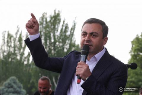 Opposition MP Ishkhan Saghatelyan calls for emergency session of parliament to condemn Azeri genocidal actions 