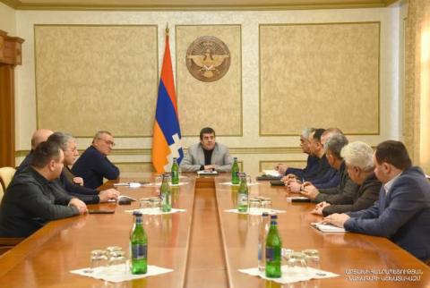 Le Président de l'Artsakh tient une réunion avec les législateurs 