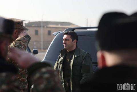 Speaker of Parliament visits frontline troops 