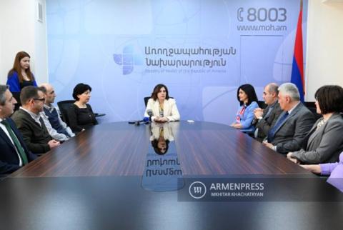 Անահիտ Ավանեսյանը մասնագիտական գործունեության հավաստագրեր է հանձնել Առողջապահության նախարարության խորհրդատուներին